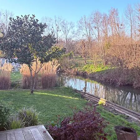 Havre De Paix, Bord De Riviere, Avec Piscine *