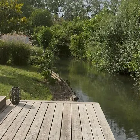 Havre De Paix, Bord De Riviere, Avec Piscine *