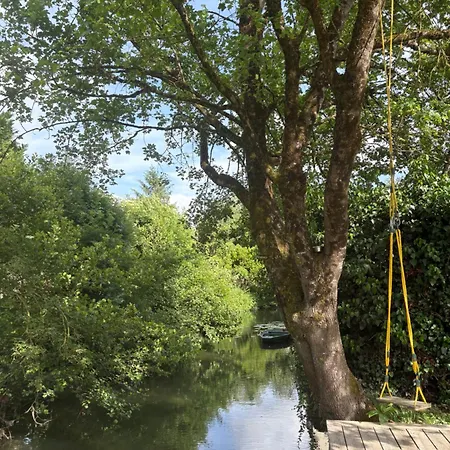 Havre De Paix, Bord De Riviere, Avec Piscine *